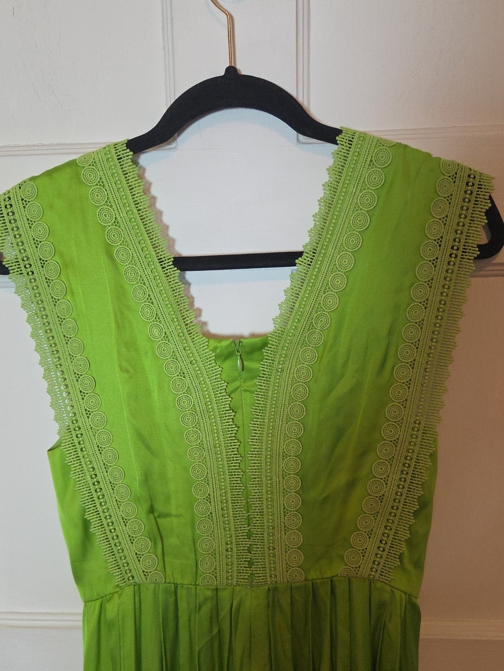 DIANE VON FURSTENBERG Margot Pleated Satin Maxi Dress In Chartreuse Size 6 - Picture 15 of 16